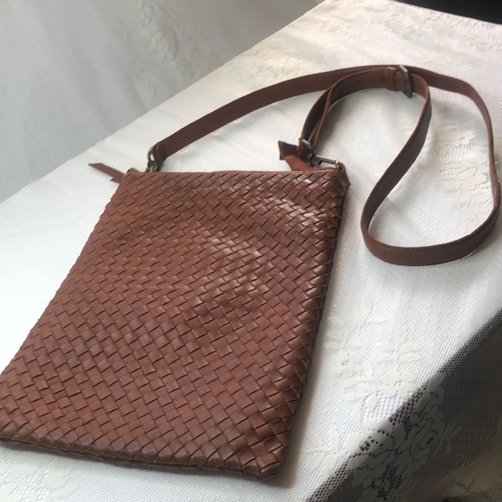 Platania Leather Crossbody. Made in Italy.